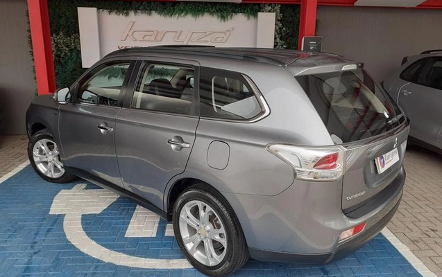 imagem-https://www.socarrao.com.br/sc-vehicle-images-prod/3453349/1789654073087-8417385_12_B_d4a5c12e11.jpeg