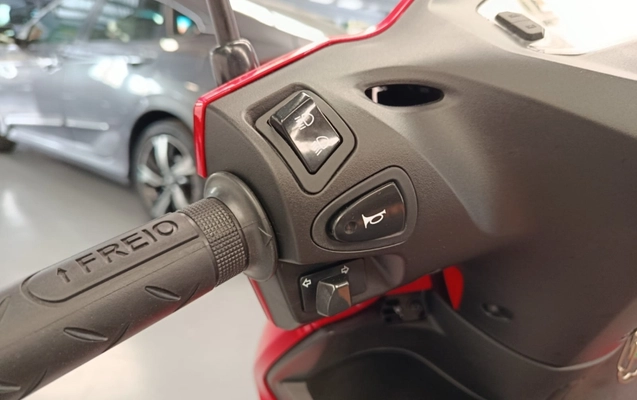 imagem-https://www.socarrao.com.br/sc-vehicle-images-prod/3453535/1787749947185-ysqhrPzP0MHQrGfd7WG9p9WJ9Fszjely.jpg