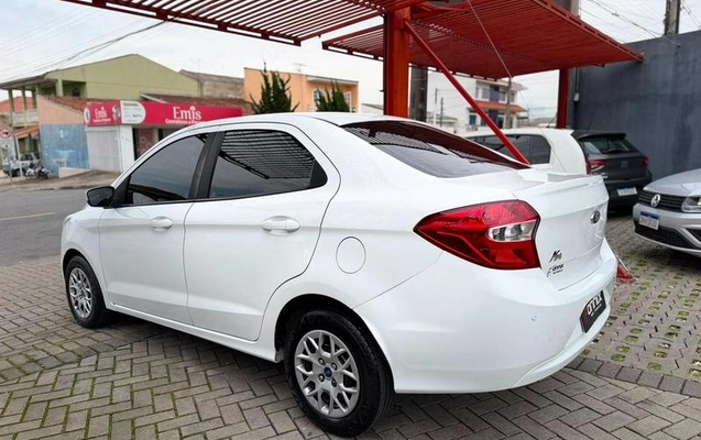 imagem-https://www.socarrao.com.br/sc-vehicle-images-prod/3453662/1789067061806-8417587_4_B_44766d68fb.jpeg