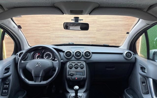 imagem-https://www.socarrao.com.br/sc-vehicle-images-prod/3453672/1787750506108-8vPR29muPCtH8XS31uIkks8BhOd3wKoE.jpg