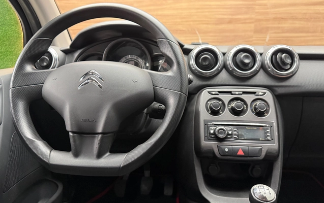 imagem-https://www.socarrao.com.br/sc-vehicle-images-prod/3453672/1787750506109-WewRjozyCD2zEF9ls9Ld5DnOVYdjjxBn.jpg