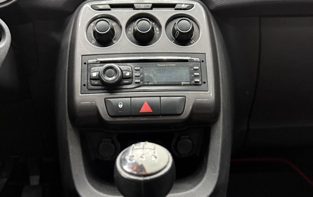 imagem-https://www.socarrao.com.br/sc-vehicle-images-prod/3453672/1787750506111-XktLAWzwqPM16fbBDYcWVNHePT2tx2UZ.jpg