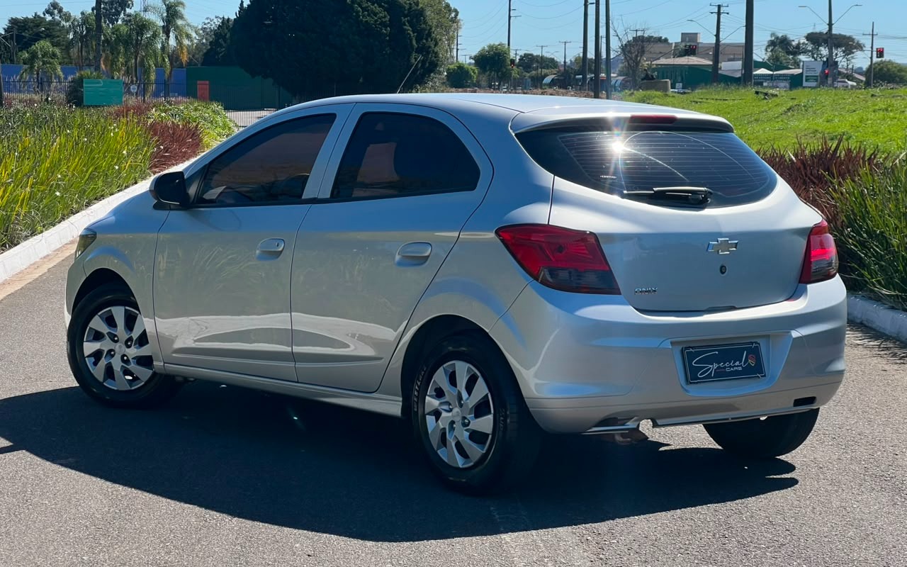 imagem-https://www.socarrao.com.br/sc-vehicle-images-prod/3453678/1787750624974-V2hhdHNBcHAgSW1hZ2UgMjAyNi0wOC0yMiBhdCAxMy4zNC4yMy5qcGVn.jpeg