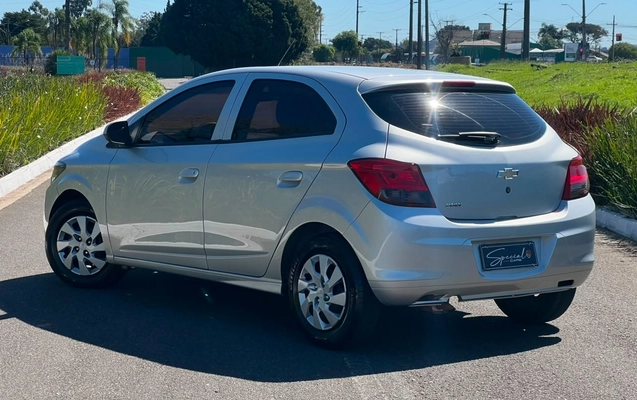 imagem-https://www.socarrao.com.br/sc-vehicle-images-prod/3453678/1787750624974-V2hhdHNBcHAgSW1hZ2UgMjAyNi0wOC0yMiBhdCAxMy4zNC4yMy5qcGVn.jpeg
