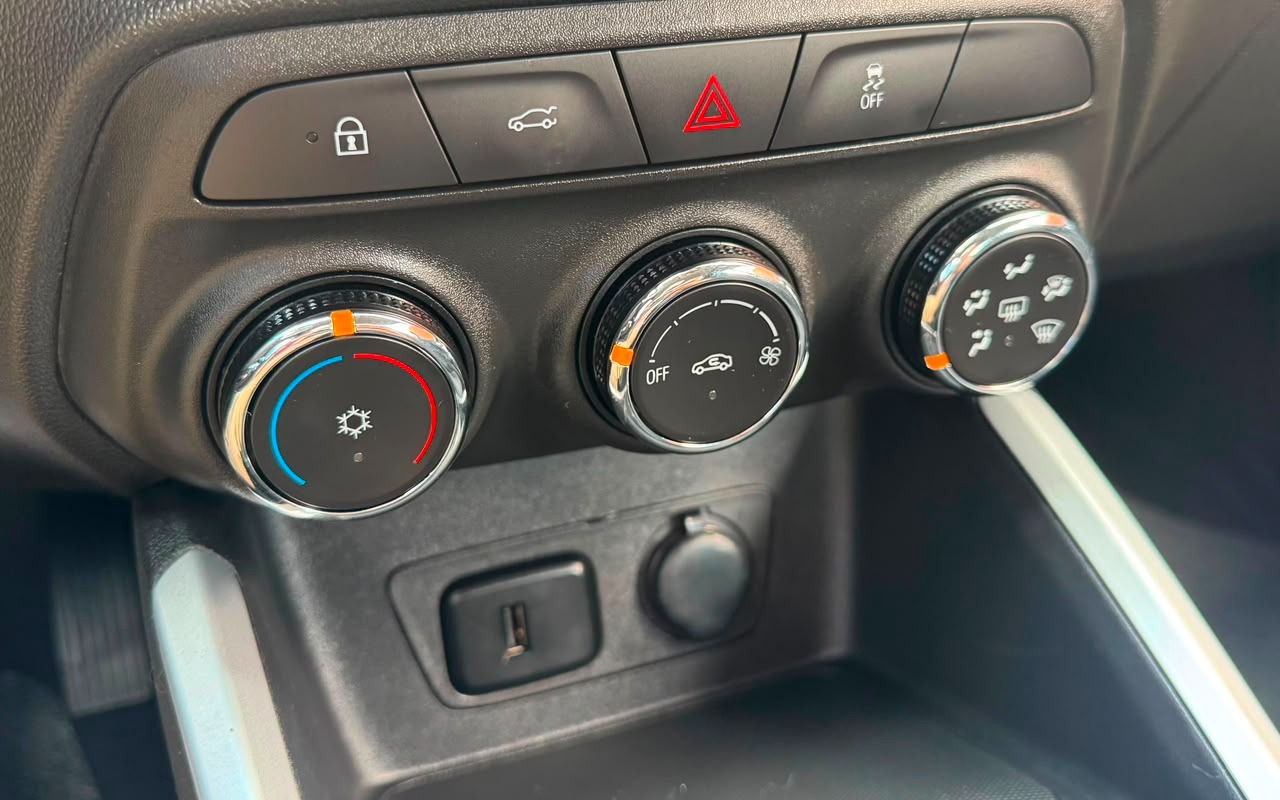 imagem-https://www.socarrao.com.br/sc-vehicle-images-prod/3453720/1787750735185-V2hhdHNBcHAgSW1hZ2UgMjAyNi0wOC0yMiBhdCAxMy41OC4yOS5qcGVn.jpeg