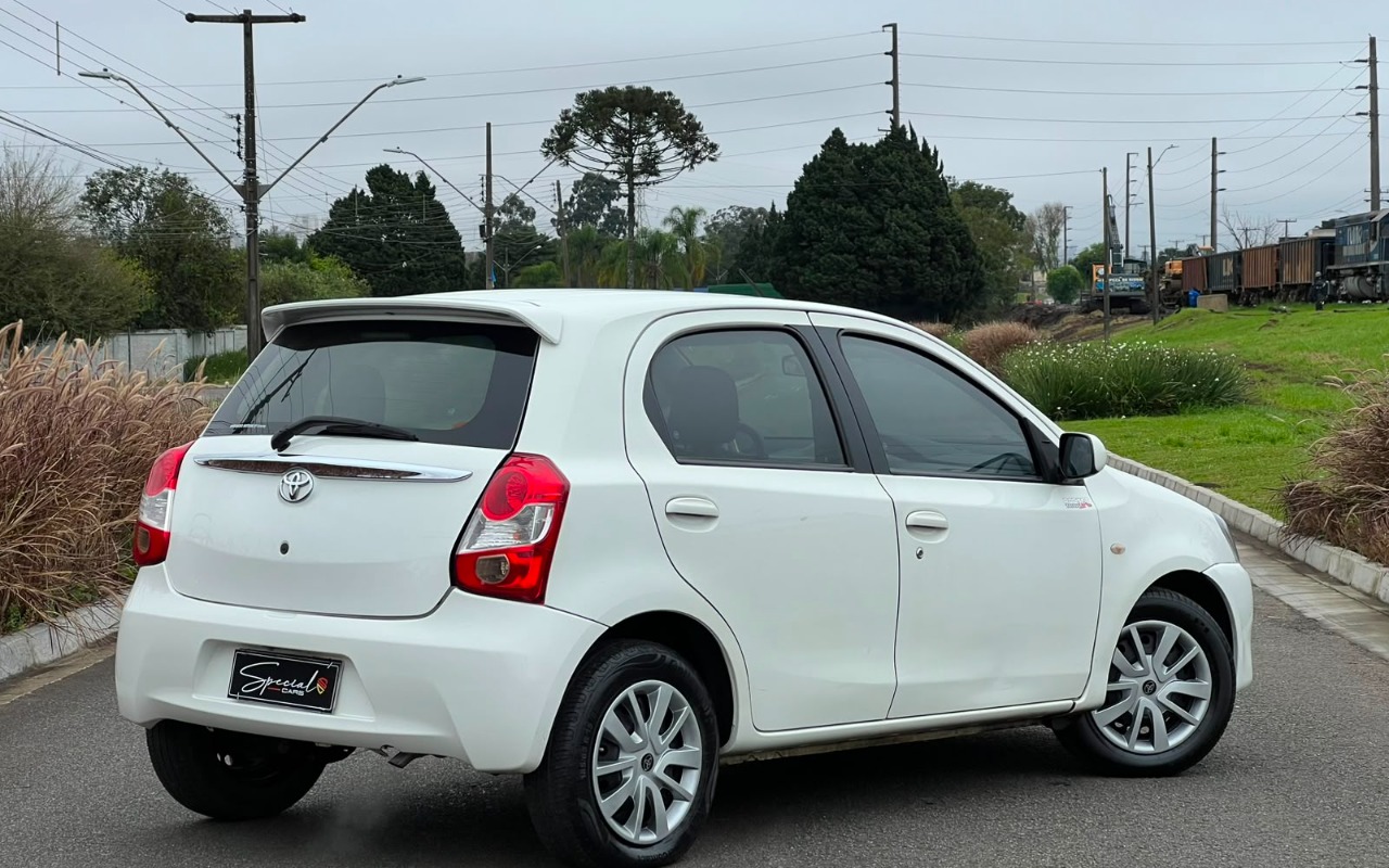 imagem-https://www.socarrao.com.br/sc-vehicle-images-prod/3453797/1787750892192-V2hhdHNBcHAgSW1hZ2UgMjAyNi0wOC0xMiBhdCAxMS4yOC4yOC5qcGVn.jpeg