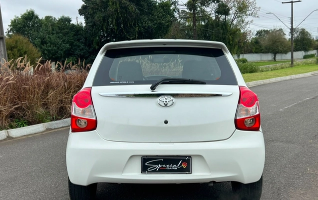 imagem-https://www.socarrao.com.br/sc-vehicle-images-prod/3453797/1787750892272-V2hhdHNBcHAgSW1hZ2UgMjAyNi0wOC0xMiBhdCAxMS4yOC4yNy5qcGVn.jpeg