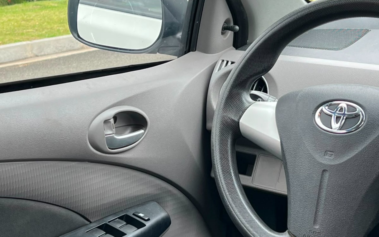 imagem-https://www.socarrao.com.br/sc-vehicle-images-prod/3453797/1787750892429-V2hhdHNBcHAgSW1hZ2UgMjAyNi0wOC0xMiBhdCAxMS4yOC4yOCAoMikuanBlZw.jpeg