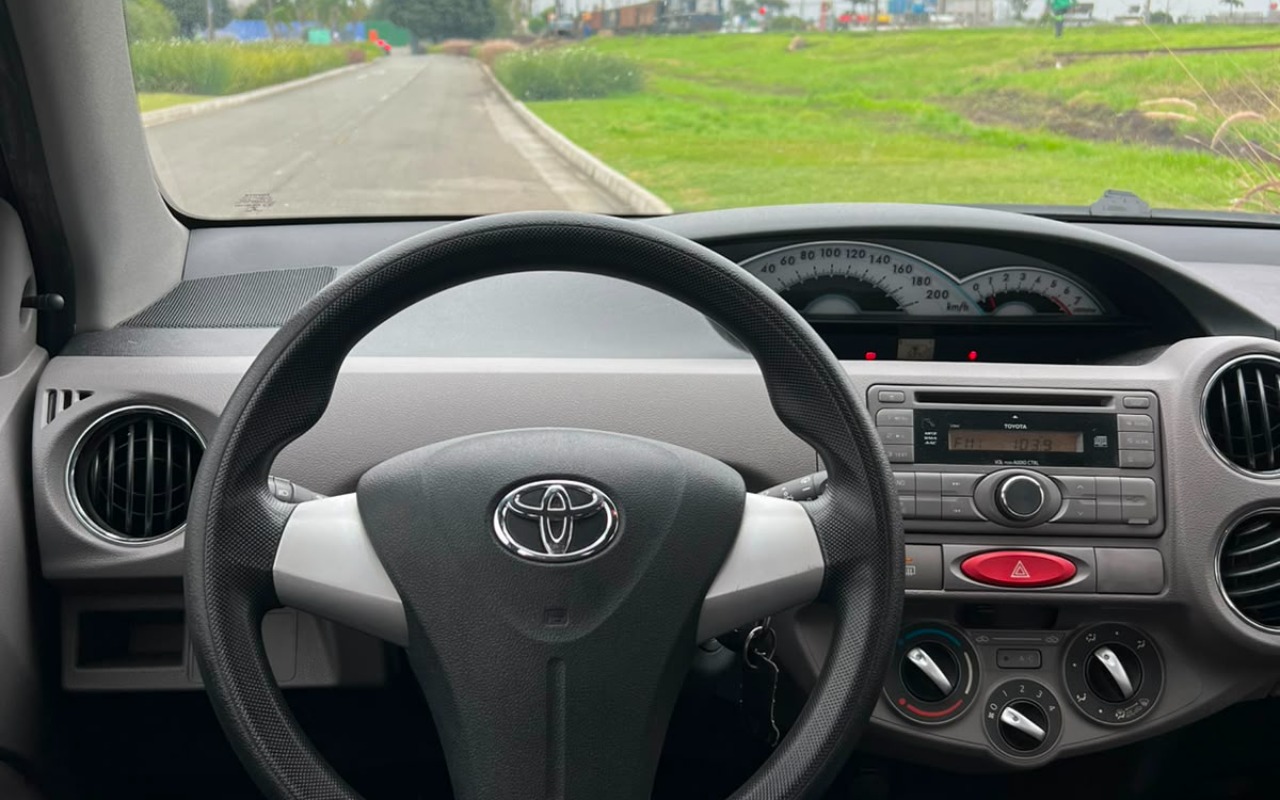 imagem-https://www.socarrao.com.br/sc-vehicle-images-prod/3453797/1787750892534-V2hhdHNBcHAgSW1hZ2UgMjAyNi0wOC0xMiBhdCAxMS4yOC4yOSAoMikuanBlZw.jpeg