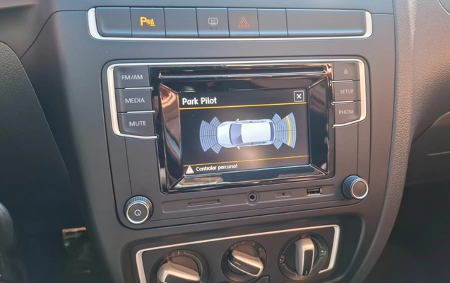imagem-https://www.socarrao.com.br/sc-vehicle-images-prod/3454027/1787751456298-ZsfyvaBpXXT5gcJsmbF29agYG9mZDGnR.jpg