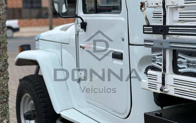 imagem-https://www.socarrao.com.br/sc-vehicle-images-prod/3454247/1787752251526-9c1afeb0dabc4588be21d5168ce2029e_1787752135574.jpg