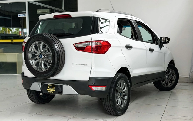 imagem-https://www.socarrao.com.br/sc-vehicle-images-prod/3454336/1787752489909-11d858150d0145008871e090daef38ed_1779289354792.jpg