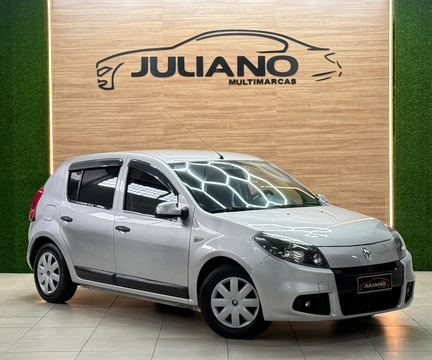 Renault Sandero 2013 Prata — foto 1 de 3