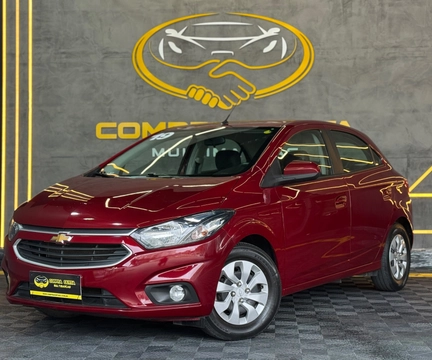 Chevrolet Onix 2019 Vermelho — foto 1 de 3