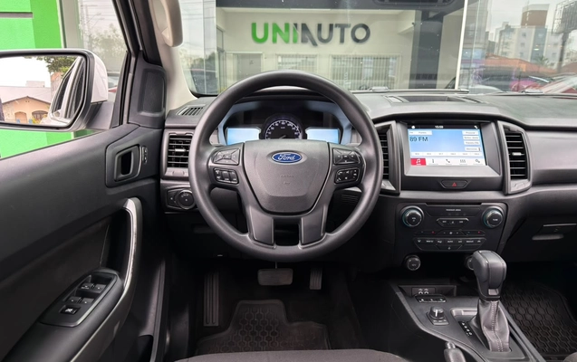 imagem-https://www.socarrao.com.br/sc-vehicle-images-prod/3455150/1787754942600-003_281ce4de95e3632497530c6b2bff3a3f.jpeg