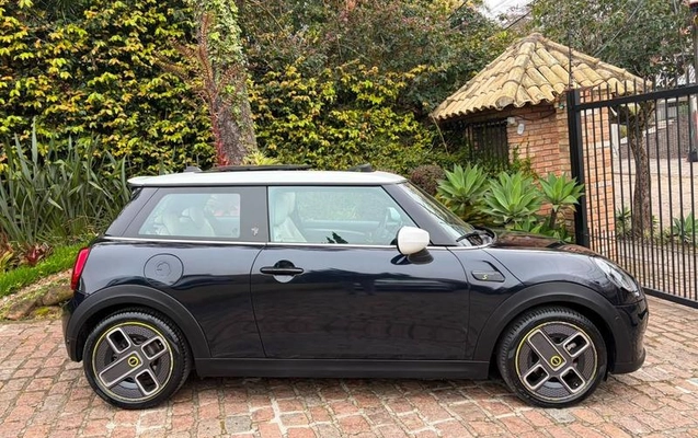imagem-https://www.socarrao.com.br/sc-vehicle-images-prod/3455265/1787844417643-8406577_5_B_d9c67d12ec.jpeg