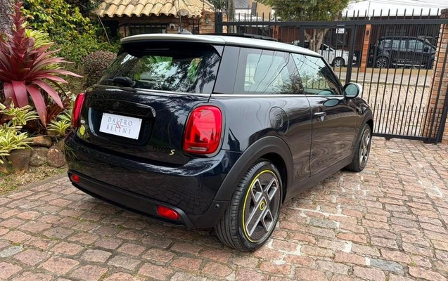 imagem-https://www.socarrao.com.br/sc-vehicle-images-prod/3455265/1787844417644-8406577_5_B_a83a7b42fb.jpeg