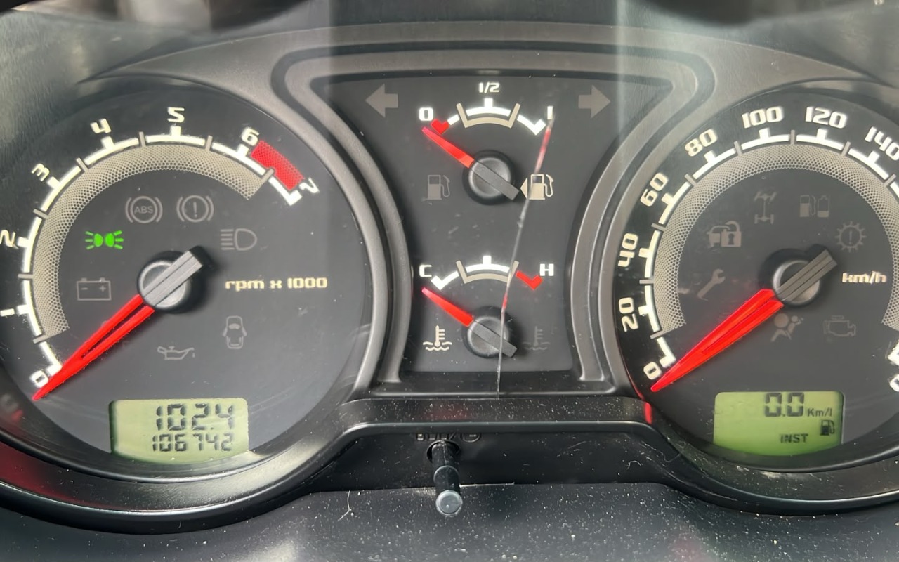 imagem-https://www.socarrao.com.br/sc-vehicle-images-prod/3455313/1787756986987-V2hhdHNBcHAgSW1hZ2UgMjAyNi0wOC0yMCBhdCAxNS4xNi4xNy5qcGVn.jpeg