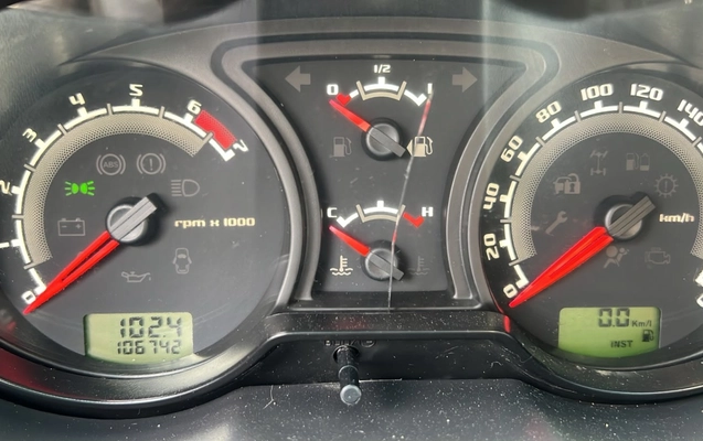 imagem-https://www.socarrao.com.br/sc-vehicle-images-prod/3455313/1787756986987-V2hhdHNBcHAgSW1hZ2UgMjAyNi0wOC0yMCBhdCAxNS4xNi4xNy5qcGVn.jpeg