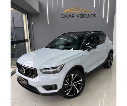 Volvo XC40 2021 Prata — foto 1 de 3