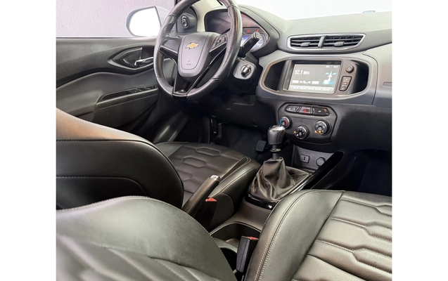 imagem-https://www.socarrao.com.br/sc-vehicle-images-prod/3455340/1787757316543-1_110928.jpg
