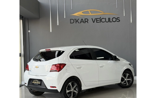 imagem-https://www.socarrao.com.br/sc-vehicle-images-prod/3455340/1787757316543-1_111010.jpg