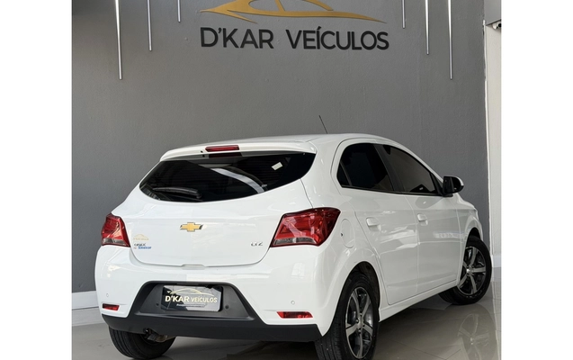 imagem-https://www.socarrao.com.br/sc-vehicle-images-prod/3455340/1787757316543-1_111012.jpg