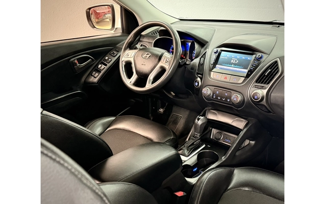 imagem-https://www.socarrao.com.br/sc-vehicle-images-prod/3455353/1787757328811-1_035500.jpg