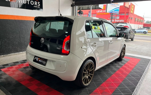 imagem-https://www.socarrao.com.br/sc-vehicle-images-prod/3455502/1787758701096-V2hhdHNBcHAgSW1hZ2UgMjAyNi0wOC0yNiBhdCAxMC4xNC40MSAoNCkuanBlZw.jpeg