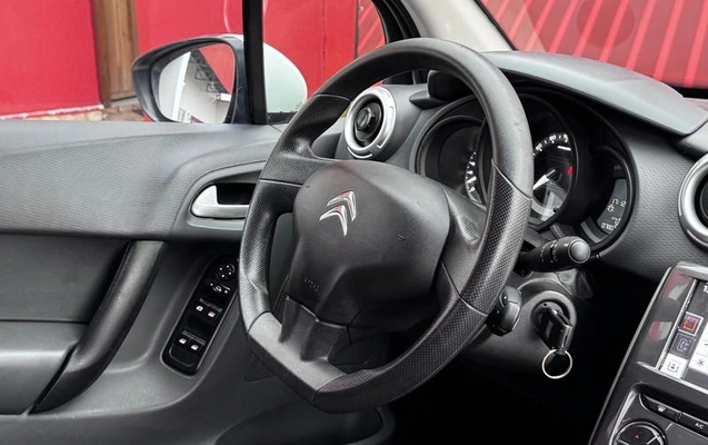 imagem-https://www.socarrao.com.br/sc-vehicle-images-prod/3455526/1788191948636-8406801_7_B_3d6280107b.jpeg