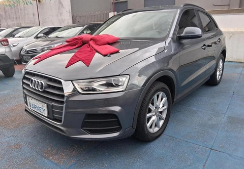 Audi Q3 2017 Cinza — foto 1 de 3