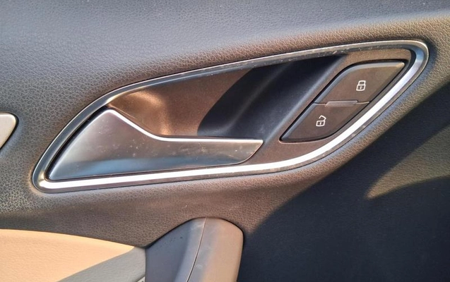 imagem-https://www.socarrao.com.br/sc-vehicle-images-prod/3455733/1788982891170-8418425_15_B_a9893cd2d9.jpeg