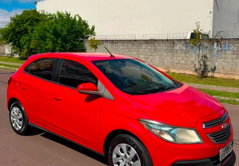 Chevrolet Onix 2013 Vermelho — foto 1 de 3