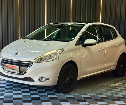 Peugeot 208 2015 Branco — foto 1 de 3
