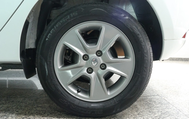 imagem-https://www.socarrao.com.br/sc-vehicle-images-prod/3456056/1787763145500-f21b6df3-606c-4795-8fac-62e9208ddde5.jpg