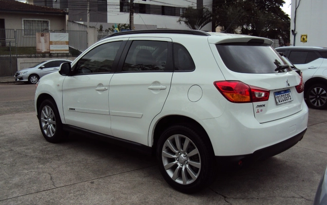 imagem-https://www.socarrao.com.br/sc-vehicle-images-prod/3456246/1787764357197-RFNDMDE0NjEuSlBH.JPG