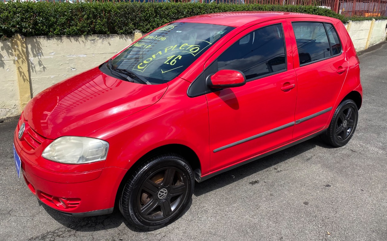 Volkswagen Fox 2005 Vermelho — foto 1 de 3