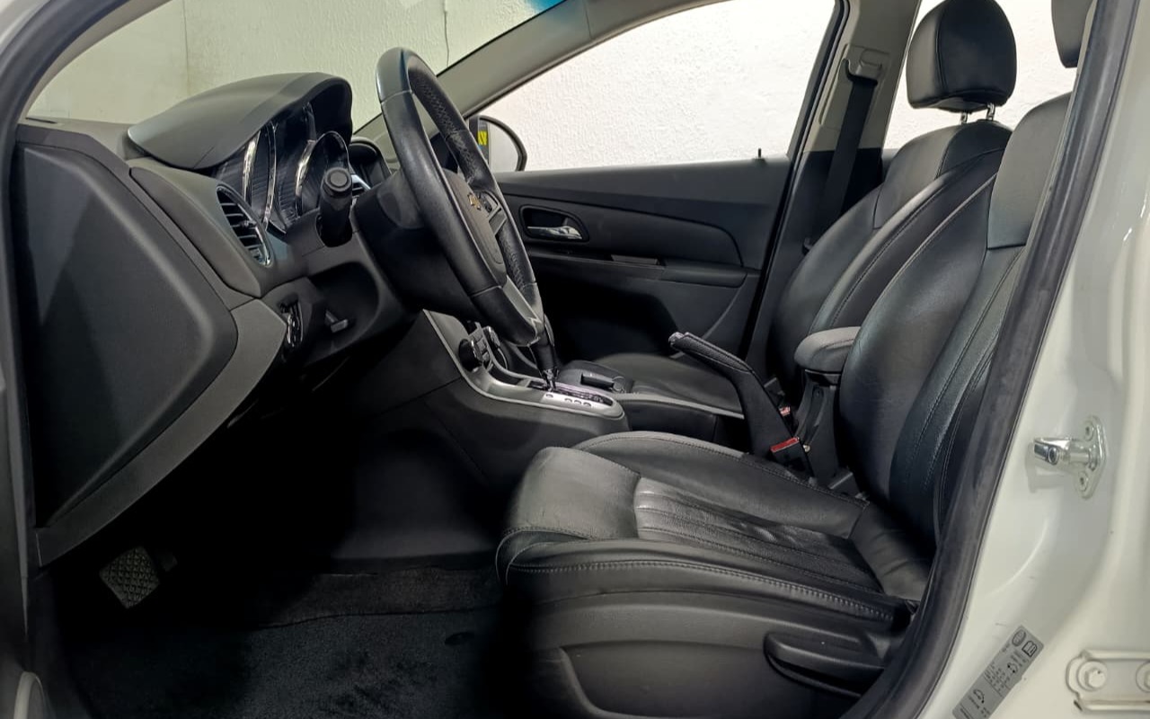 imagem-https://www.socarrao.com.br/sc-vehicle-images-prod/3456370/1787765765584-NS5qZmlm.jfif