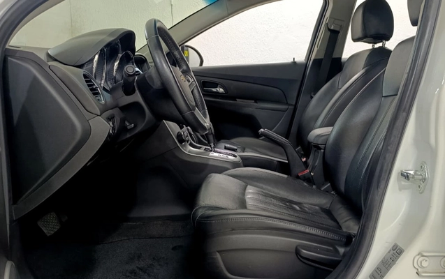 imagem-https://www.socarrao.com.br/sc-vehicle-images-prod/3456370/1787765765584-NS5qZmlm.jfif