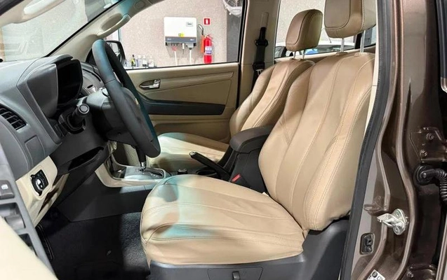 imagem-https://www.socarrao.com.br/sc-vehicle-images-prod/3456766/1787768622972-8419593_2_B_ccc9dce754.jpeg