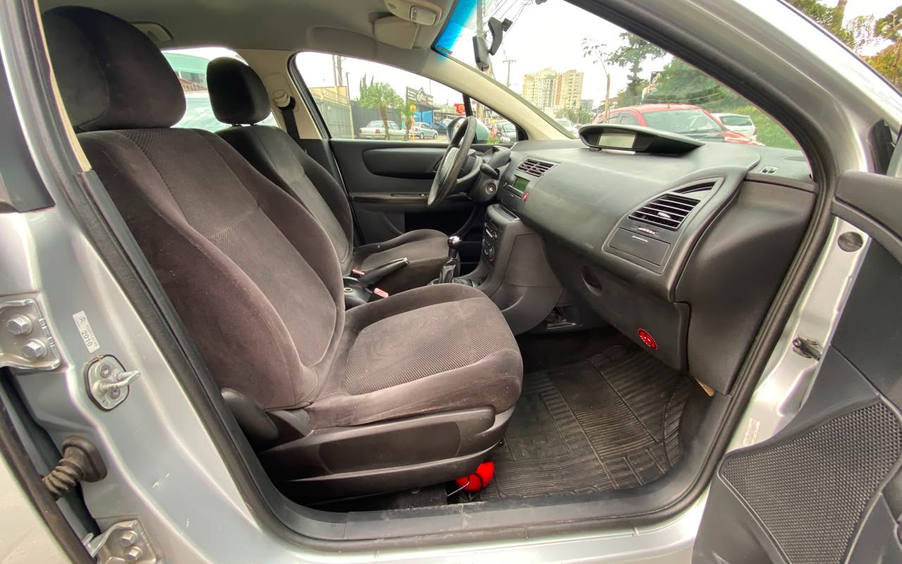 imagem-https://www.socarrao.com.br/sc-vehicle-images-prod/3456831/1787769524185-OS5qcGVn.jpeg