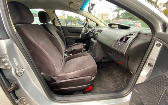 imagem-https://www.socarrao.com.br/sc-vehicle-images-prod/3456831/1787769524185-OS5qcGVn.jpeg