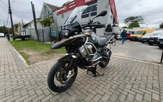 imagem-https://www.socarrao.com.br/sc-vehicle-images-prod/3456849/1787769694623-ej57ZhF3p8mJcKZNkuLQqrGeST1BIDtM.jpg