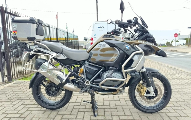 imagem-https://www.socarrao.com.br/sc-vehicle-images-prod/3456849/1787769694630-Yz0tjIvJGRoMX86Y9b9NdUV9rUfujpAi.jpg