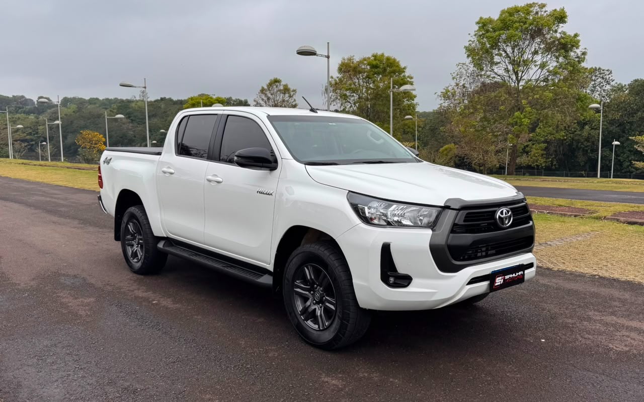 Toyota Hilux 2022 Branco — foto 1 de 3