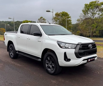 Toyota Hilux 2022 Branco — foto 1 de 3