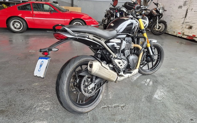 imagem-https://www.socarrao.com.br/sc-vehicle-images-prod/3456882/1787769967199-vehicle_image_1787769805_63a54b2f9e8cd57cf200b98733a5ef17.jpeg