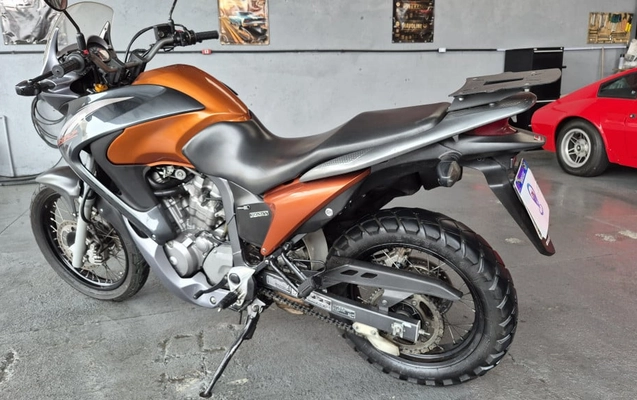 imagem-https://www.socarrao.com.br/sc-vehicle-images-prod/3456921/1787770860527-vehicle_image_1787770451_b62aa6c5c37d28352f72486e863600f6.jpeg