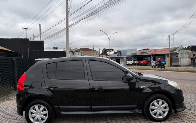 imagem-https://www.socarrao.com.br/sc-vehicle-images-prod/3457354/1787772531076-V2hhdHNBcHAgSW1hZ2UgMjAyNi0wOC0yNCBhdCAxMy4zNS40NSAoMSkuanBlZw.jpeg