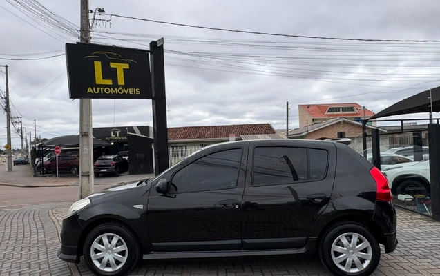 imagem-https://www.socarrao.com.br/sc-vehicle-images-prod/3457354/1787772531530-V2hhdHNBcHAgSW1hZ2UgMjAyNi0wOC0yNCBhdCAxMy4zNS40Ni5qcGVn.jpeg